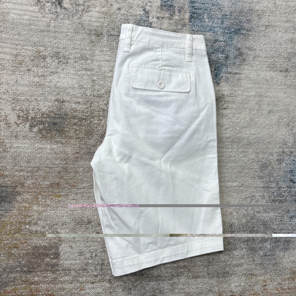 Arizona Women's White Bermuda Shorts Size 3 Mid Rise Casual Stretch